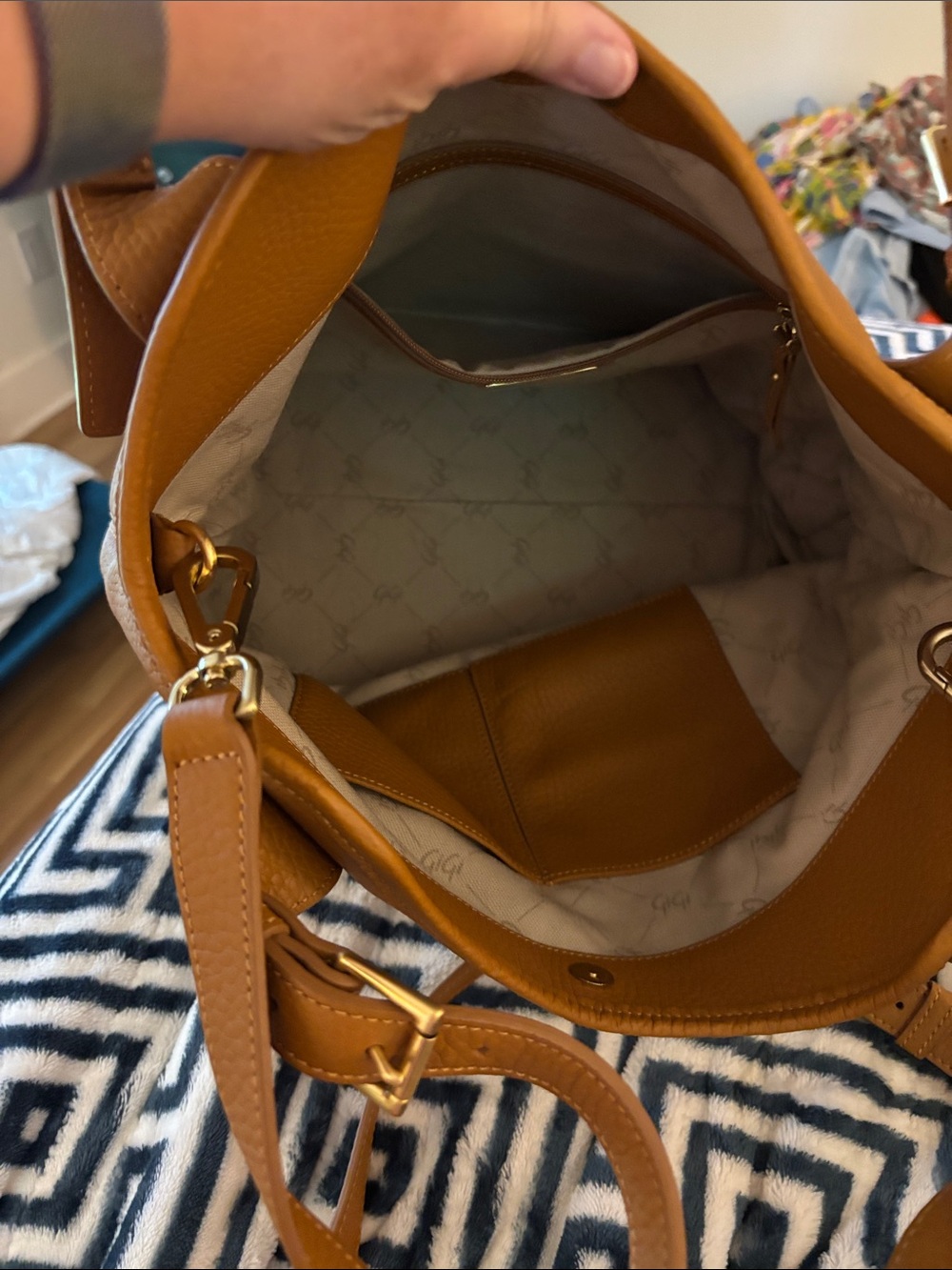 GiGi New York Tan Tote with Top Handles - Picture 3 of 5